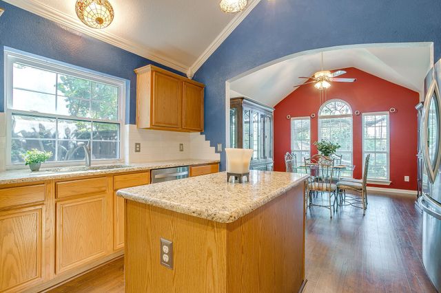 108 Hollywood Boulevard, Euless, TX 76040