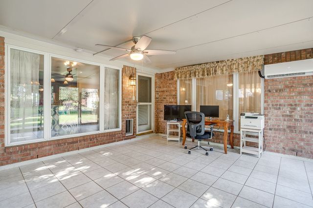 108 Hollywood Boulevard, Euless, TX 76040