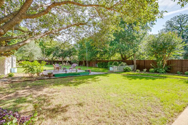 108 Hollywood Boulevard, Euless, TX 76040