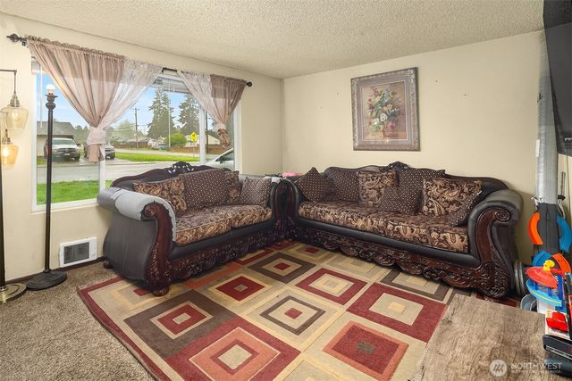 9226 Sharon Drive, Everett, WA 98204