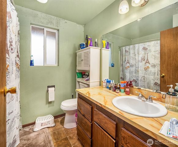 9226 Sharon Drive, Everett, WA 98204