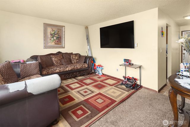 9226 Sharon Drive, Everett, WA 98204