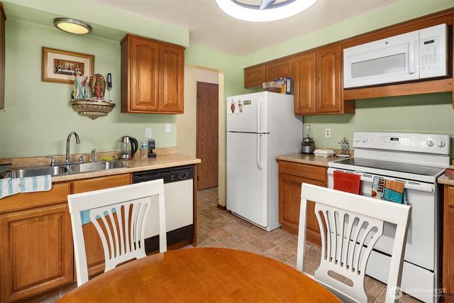 9226 Sharon Drive, Everett, WA 98204