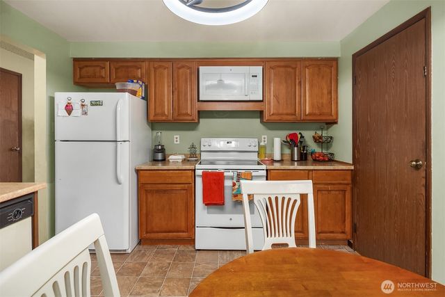 9226 Sharon Drive, Everett, WA 98204