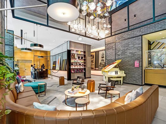 121 NE 34th St 2806A, Miami, FL 33137