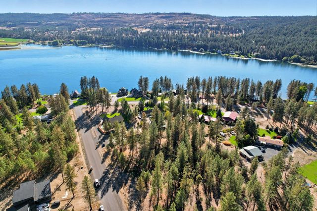 6578 Kate Dr, Nine Mile Falls, WA 99026