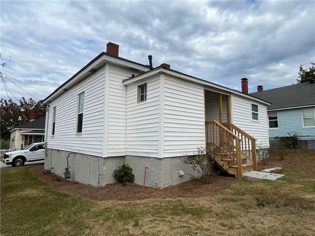 14 Hazel Street, Porterdale, GA 30014