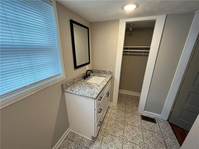 14 Hazel Street, Porterdale, GA 30014