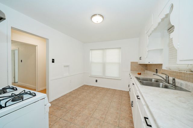 1802 Las Cruces Lane, Dallas, TX 75217