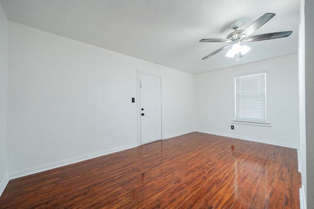 1802 Las Cruces Lane, Dallas, TX 75217