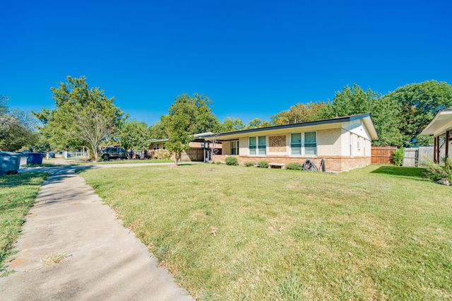 1802 Las Cruces Lane, Dallas, TX 75217