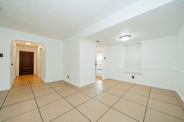 1802 Las Cruces Lane, Dallas, TX 75217