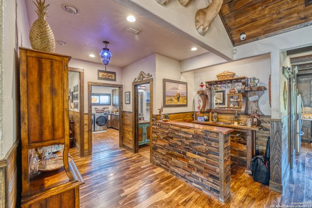 1023 MARIPOSA AVE, Concan, TX 78838