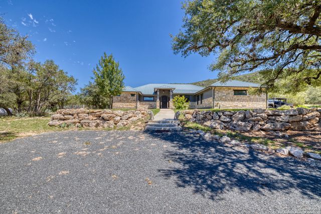 1023 MARIPOSA AVE, Concan, TX 78838