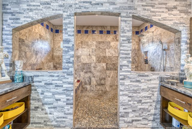 1023 MARIPOSA AVE, Concan, TX 78838