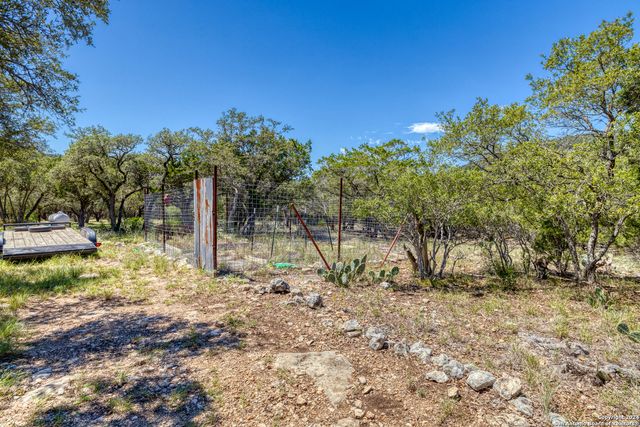 1023 MARIPOSA AVE, Concan, TX 78838