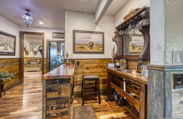 1023 MARIPOSA AVE, Concan, TX 78838