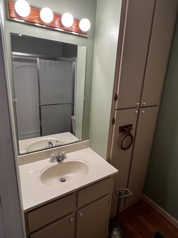 115 S Oak Dr, Collinwood, TN 38450