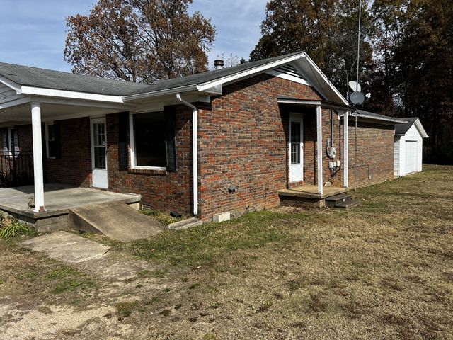 115 S Oak Dr, Collinwood, TN 38450