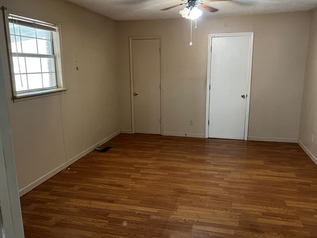 115 S Oak Dr, Collinwood, TN 38450