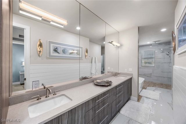 10620 Gulf Shore DR 203, Naples, FL 34108