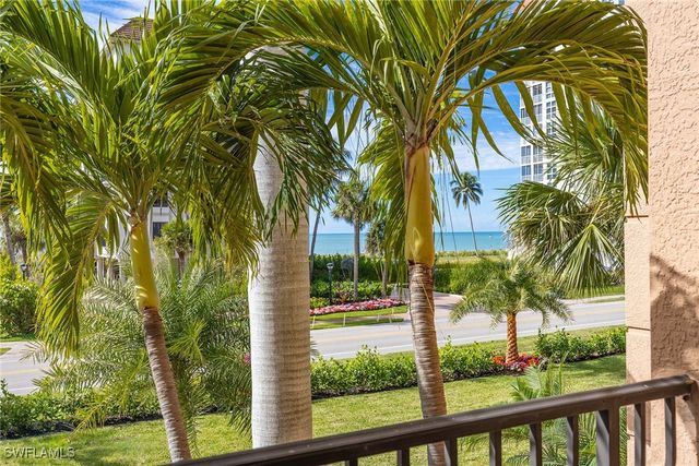 10620 Gulf Shore DR 203, Naples, FL 34108