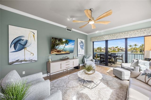 10620 Gulf Shore DR 203, Naples, FL 34108