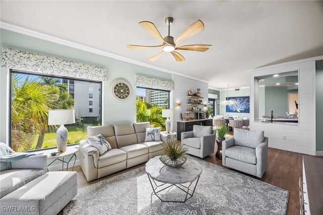 10620 Gulf Shore DR 203, Naples, FL 34108