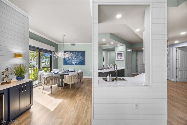 10620 Gulf Shore DR 203, Naples, FL 34108