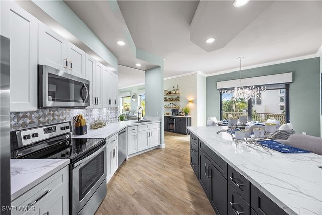 10620 Gulf Shore DR 203, Naples, FL 34108