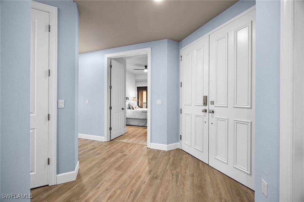 10620 Gulf Shore DR 203, Naples, FL 34108