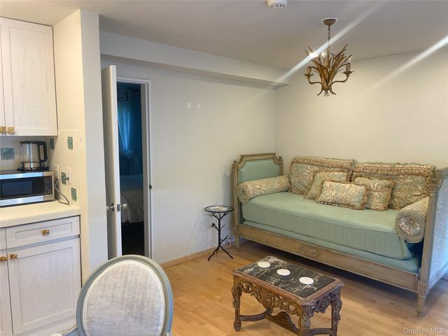 379 Bluff Road 115, Amagansett, NY 11930