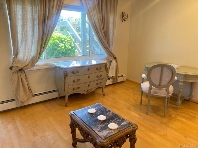 379 Bluff Road 115, Amagansett, NY 11930