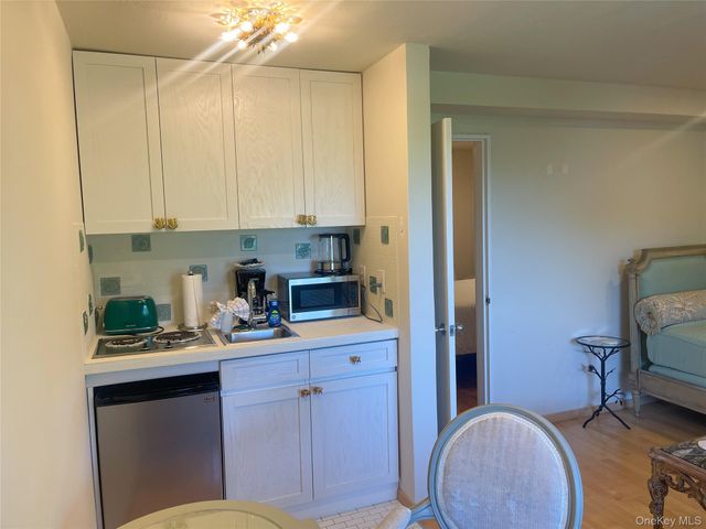 379 Bluff Road 115, Amagansett, NY 11930