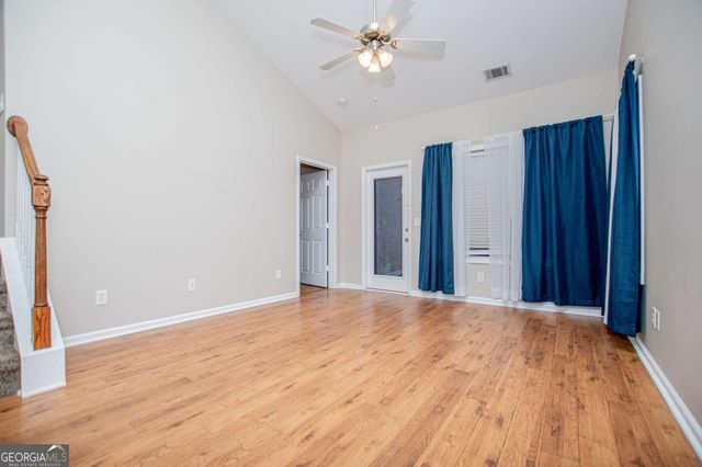 141 Mill Pond Xing B5, Carrollton, GA 30116