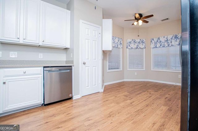 141 Mill Pond Xing B5, Carrollton, GA 30116