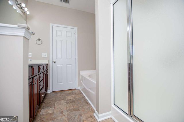 141 Mill Pond Xing B5, Carrollton, GA 30116