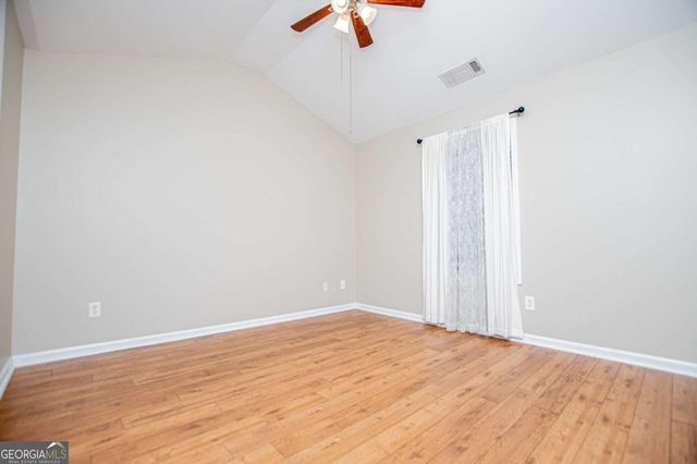 141 Mill Pond Xing B5, Carrollton, GA 30116
