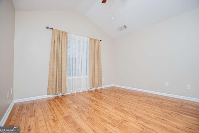 141 Mill Pond Xing B5, Carrollton, GA 30116