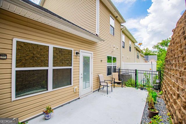 141 Mill Pond Xing B5, Carrollton, GA 30116