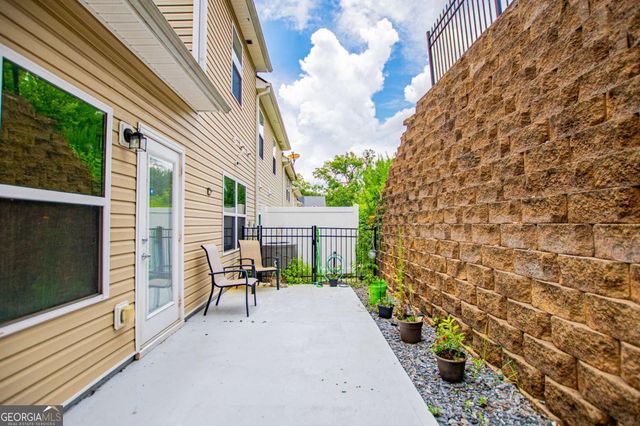 141 Mill Pond Xing B5, Carrollton, GA 30116