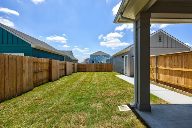 310 Cherry Blossom LN, Taylor, TX 76574