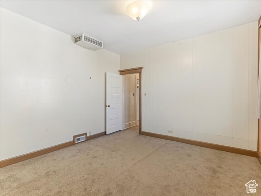 Image 19 of property listing at 4320 S COMMERCE DR, Murray, UT 84107