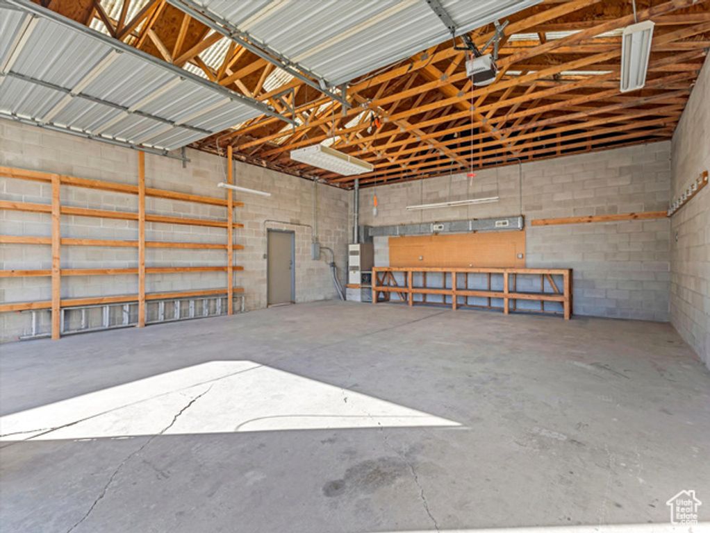 Image 22 of property listing at 4320 S COMMERCE DR, Murray, UT 84107