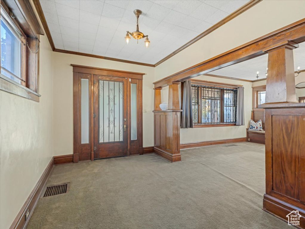 Image 4 of property listing at 4320 S COMMERCE DR, Murray, UT 84107