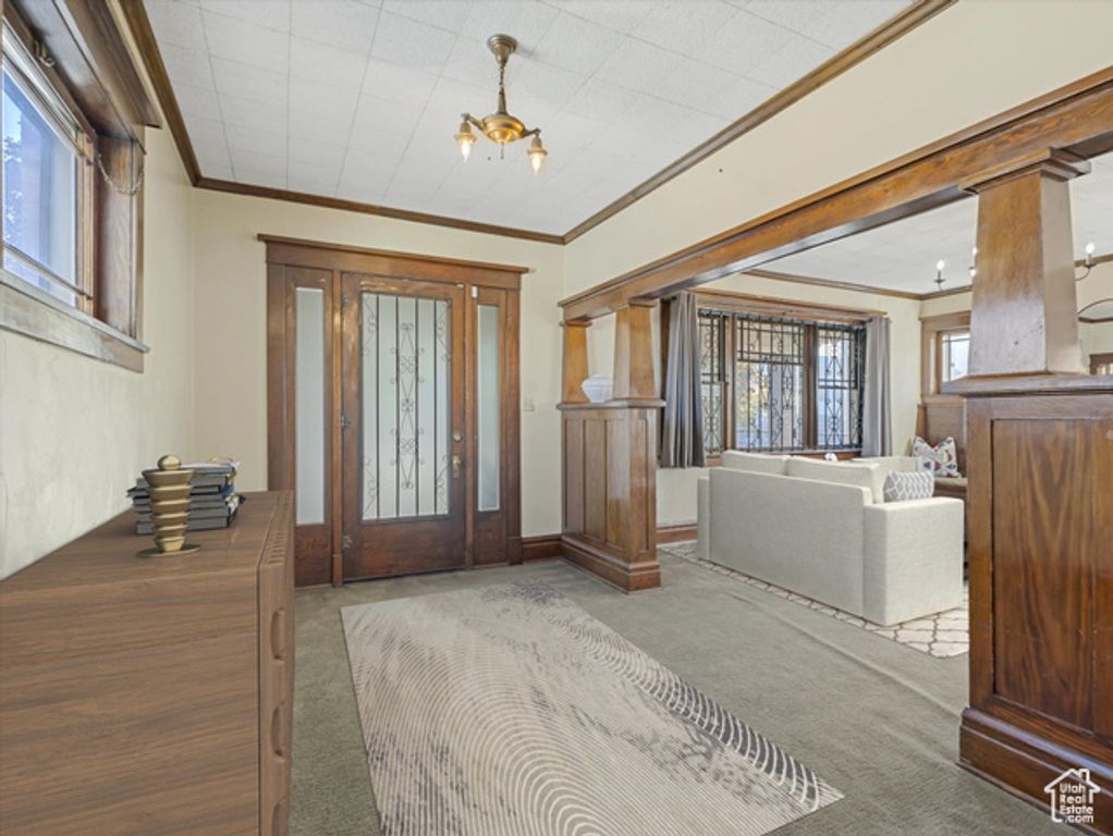 Image 5 of property listing at 4320 S COMMERCE DR, Murray, UT 84107