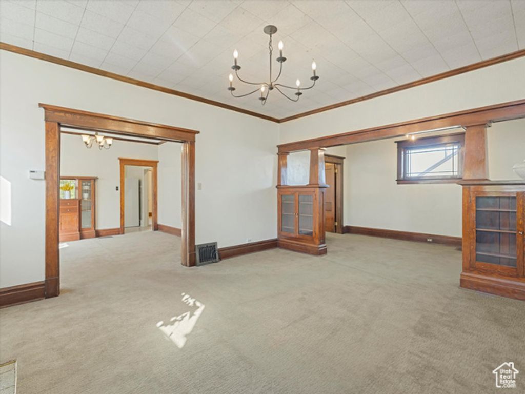 Image 9 of property listing at 4320 S COMMERCE DR, Murray, UT 84107