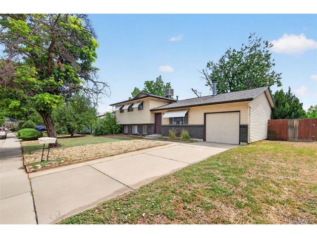 446 S Lima Cir, Aurora, CO 80012