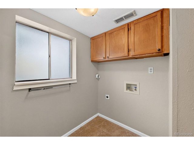 446 S Lima Cir, Aurora, CO 80012
