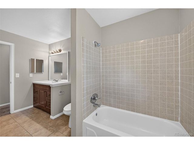 446 S Lima Cir, Aurora, CO 80012